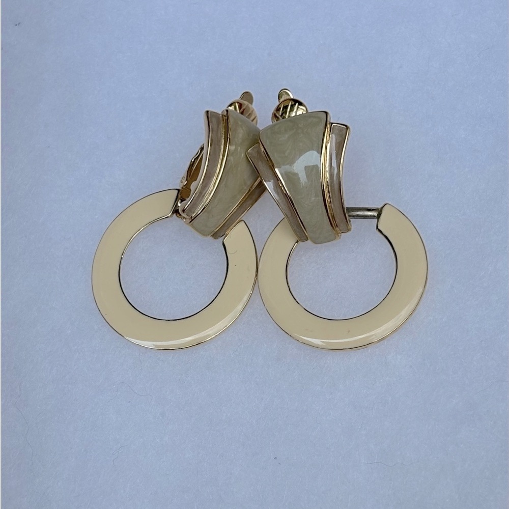 VTG Trifari Enamel Clip-On Earrings